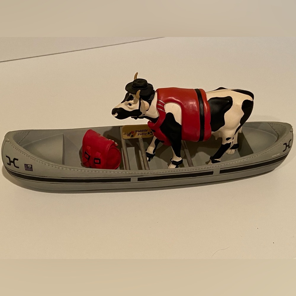 Cow Parade “Moovin’ on down the mighty mo” 2001